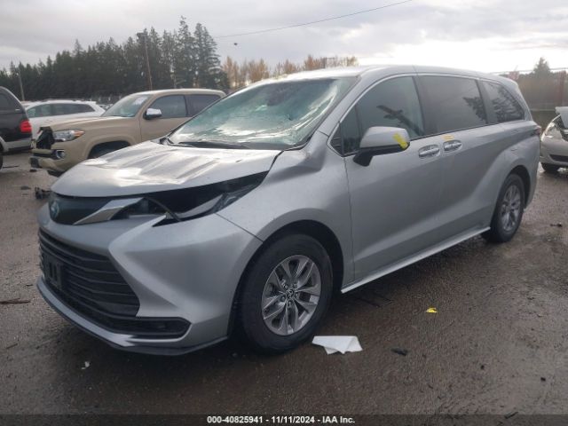 5TDKRKECXNS109650 Toyota SIENNA LE