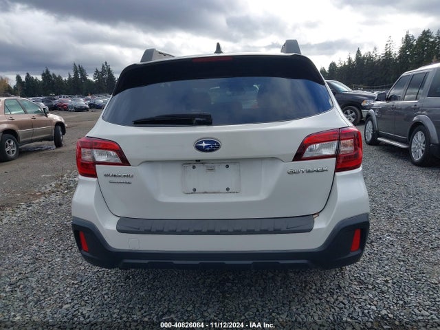 Subaru Outback 2.5i Premium 2018 4S4BSAFC6J3306481 Image 17