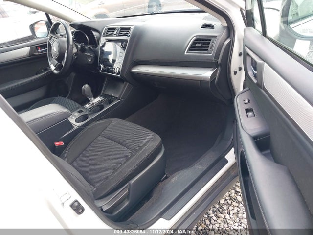 Subaru Outback 2.5i Premium 2018 4S4BSAFC6J3306481 Image 5