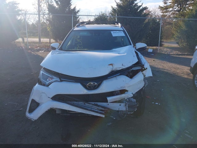 JTMRFREV1JJ718568 Toyota Rav4 Adventure/xle
