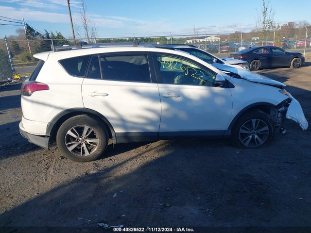 JTMRFREV1JJ718568 Toyota Rav4 Adventure/xle
