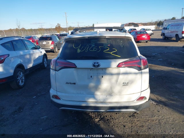JTMRFREV1JJ718568 Toyota Rav4 Adventure/xle