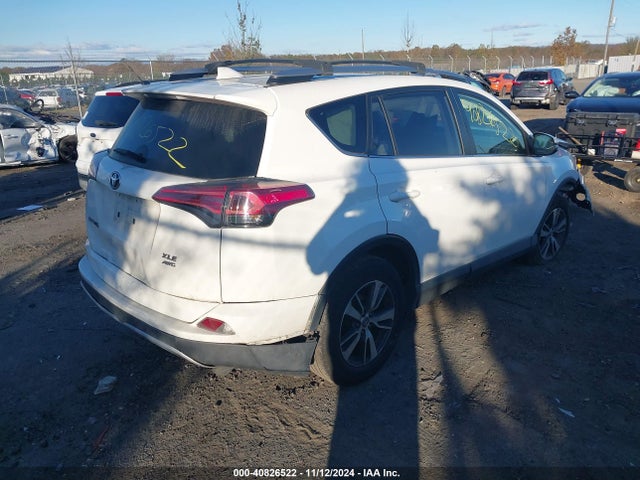 JTMRFREV1JJ718568 Toyota Rav4 Adventure/xle