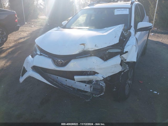 JTMRFREV1JJ718568 Toyota Rav4 Adventure/xle