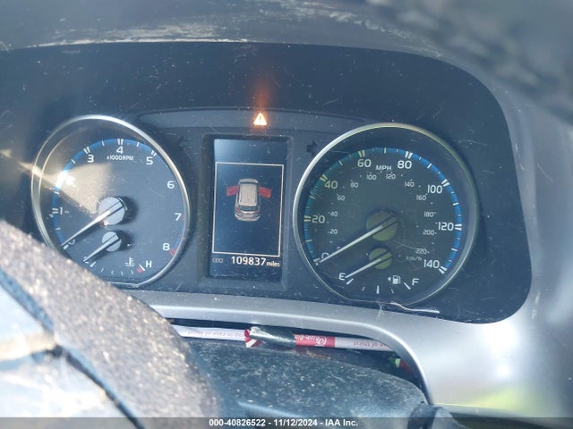 JTMRFREV1JJ718568 Toyota Rav4 Adventure/xle