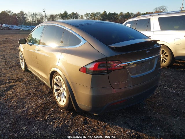 2016 TESLA MODEL X 5YJXCAE28GF003939 Photo 2
