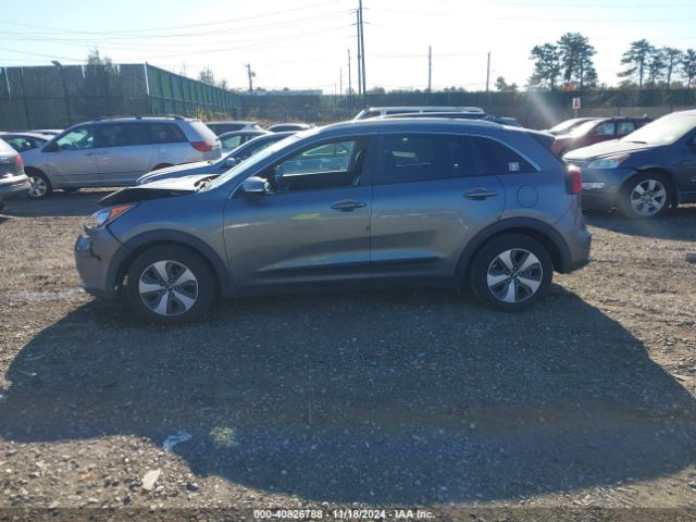 KNDCC3LC6H5096078 KIA NIRO EX
