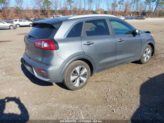 KNDCC3LC6H5096078 KIA NIRO EX