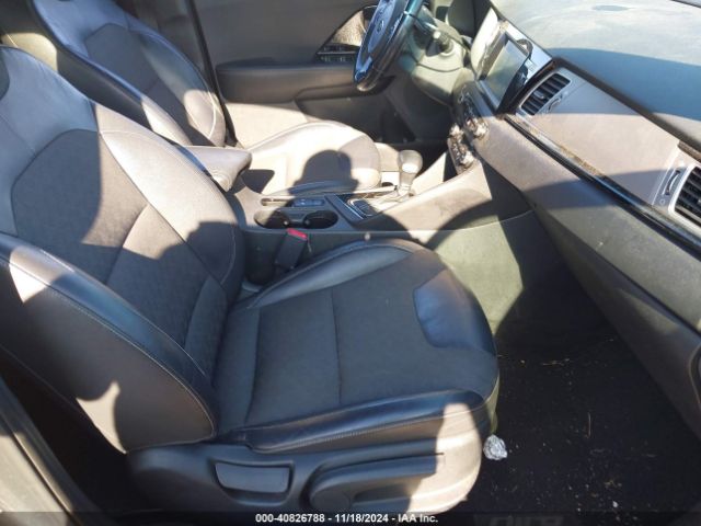 KNDCC3LC6H5096078 KIA NIRO EX