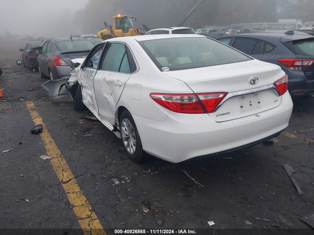 Toyota CAMRY LE 2015 4T4BF1FK4FR448640 Image 3