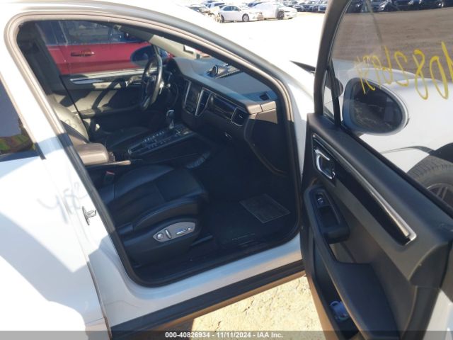 2018 PORSCHE MACAN WP1AA2A51JLB22940 Photo 4