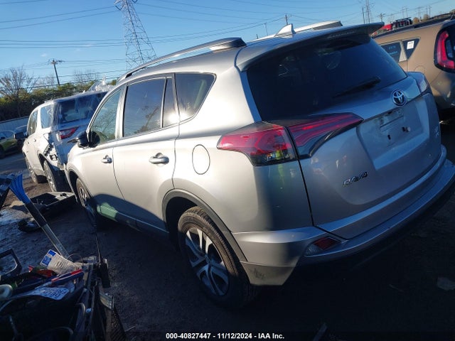Toyota RAV4 LE 2018 JTMBFREV4JJ220897 Image 3