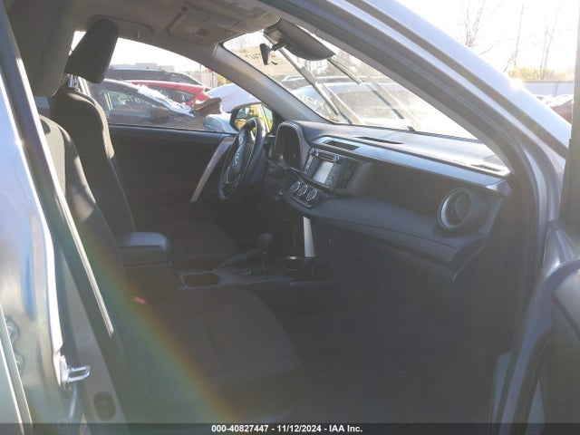 Toyota RAV4 LE 2018 JTMBFREV4JJ220897 Image 5