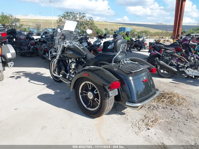 2015 HARLEY-DAVIDSON FLRT 1HD1MCM12FB860541 Photo 2