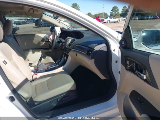 1HGCR3F9XHA042418 Honda Accord Touring V6