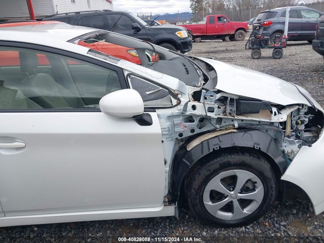 Toyota Prius Four 2015 JTDKN3DU9F0429347 Image 20