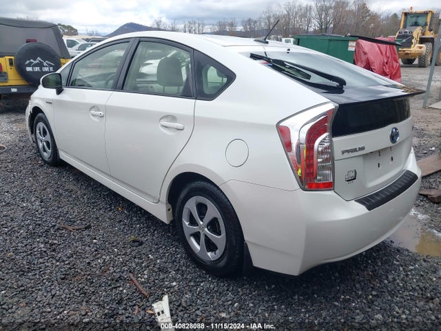 Toyota Prius Four 2015 JTDKN3DU9F0429347 Image 3