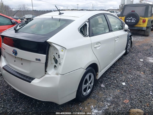 Toyota Prius Four 2015 JTDKN3DU9F0429347 Image 4