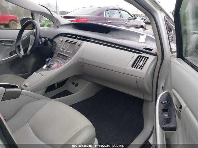Toyota Prius Four 2015 JTDKN3DU9F0429347 Image 5