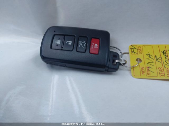 2T3RFREV3JW755929 Toyota Rav4 Adventure/xle