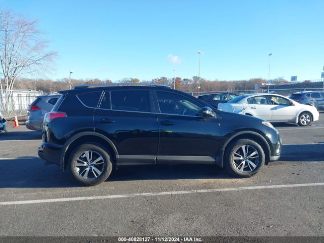 2T3RFREV3JW755929 Toyota Rav4 Adventure/xle