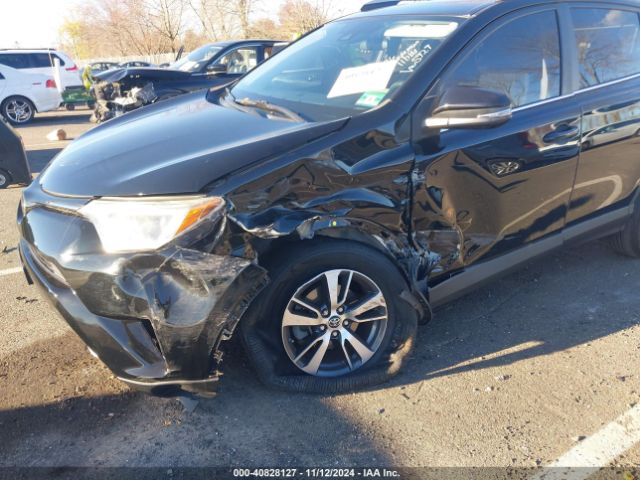 2T3RFREV3JW755929 Toyota Rav4 Adventure/xle