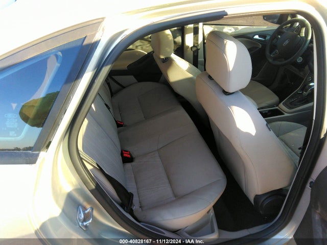 Ford FOCUS SE 2016 1FADP3F27GL298391 Image 8