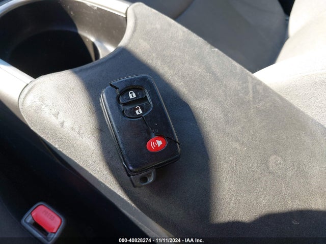JTDKN3DU6F0404583 Toyota Prius Three