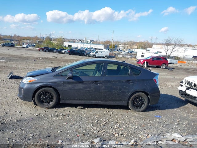 JTDKN3DU6F0404583 Toyota Prius Three
