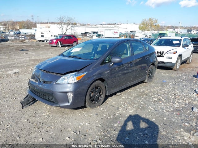 JTDKN3DU6F0404583 Toyota Prius Three