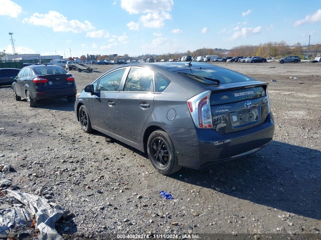 JTDKN3DU6F0404583 Toyota Prius Three