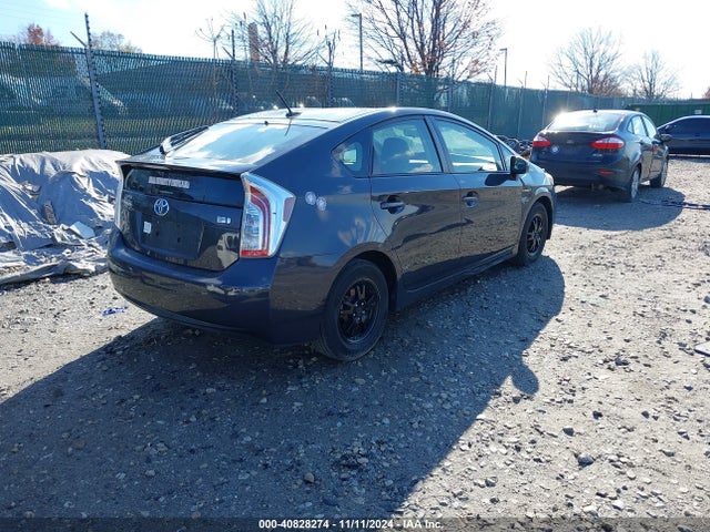 JTDKN3DU6F0404583 Toyota Prius Three
