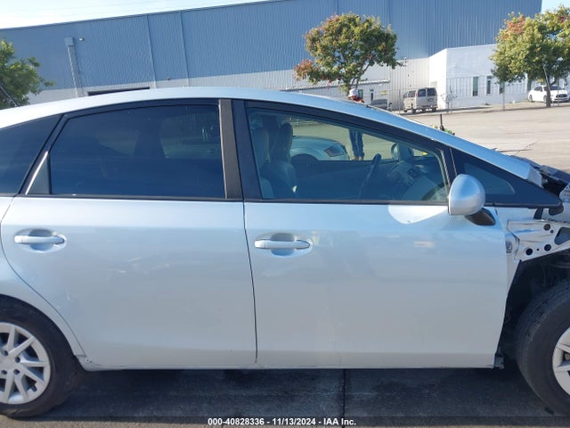 Toyota Prius V Four 2016 JTDZN3EU5GJ053934 Image 14