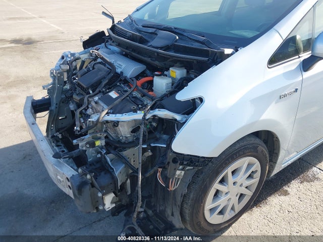 Toyota Prius V Four 2016 JTDZN3EU5GJ053934 Image 18