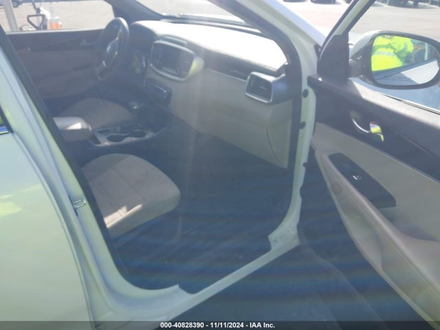 5XYPG4A58KG493709 KIA Sorento 3.3l Lx