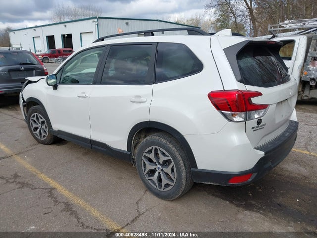 Subaru Forester Premium 2019 JF2SKAEC0KH409732 Image 3