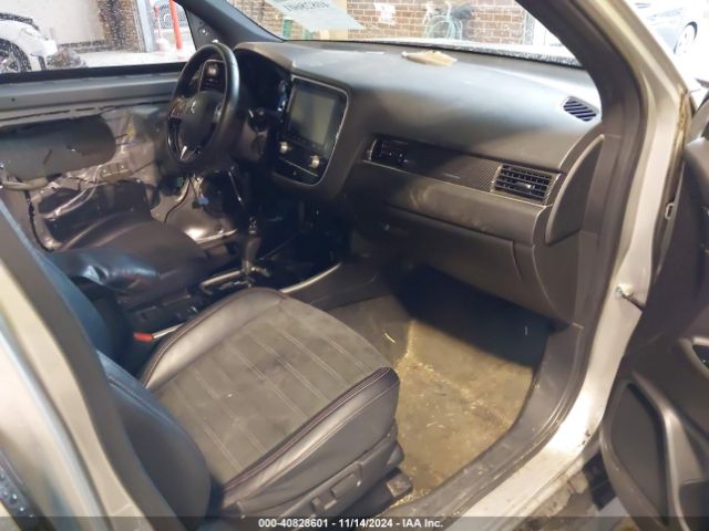 2020 MITSUBISHI OUTLANDER JA4AD3A3XLZ038719 Photo 4
