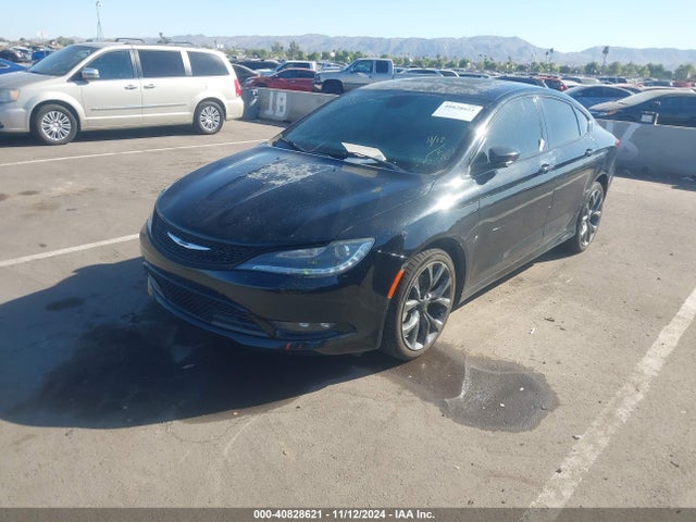 Chrysler 200 S 2015 1C3CCCBG3FN528051 Image 2
