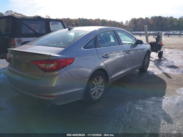 Hyundai SONATA SE 2017 5NPE24AFXHH495834 Image 4