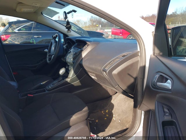 Ford FOCUS SE 2017 1FADP3F25HL274141 Image 5