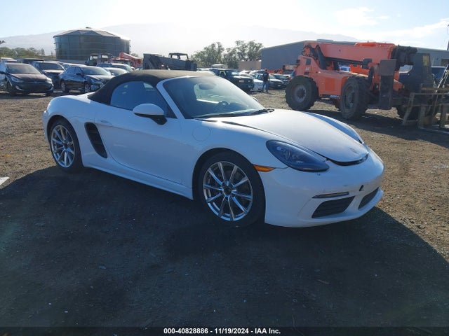 2018 WP0CA2A8XJS211030 main image