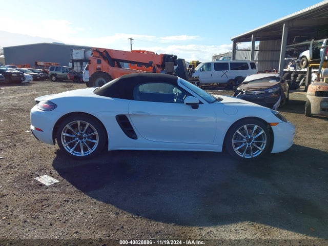 Porsche 2018 2018 WP0CA2A8XJS211030 Image 13