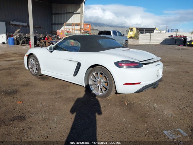 Porsche 2018 2018 WP0CA2A8XJS211030 Image 3