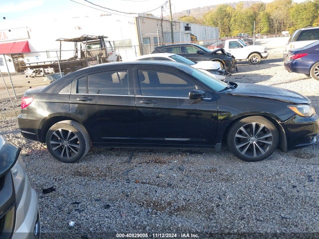 Chrysler 200 Touring 2014 1C3CCBBB6EN192425 Image 13