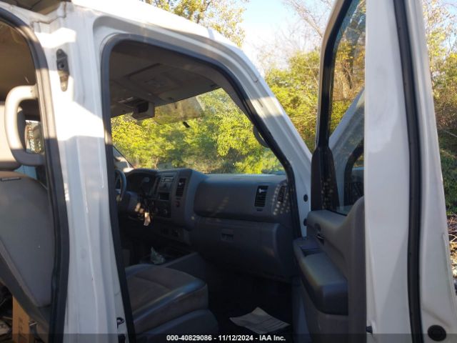 1N6BF0KM8GN806797 Nissan Nv Cargo Nv1500 S V6