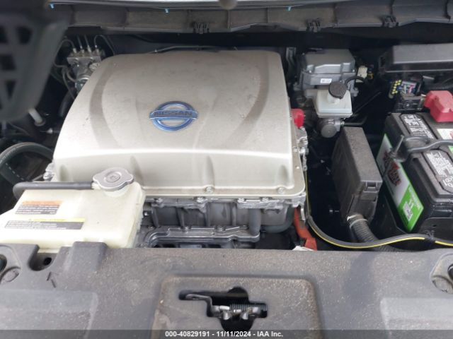 1N4AZ0CP3FC332885 Nissan LEAF S