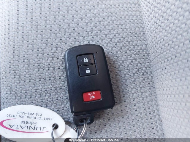Toyota Rav4 Xle 2018 2T3RFREV3JW734840 Image 11