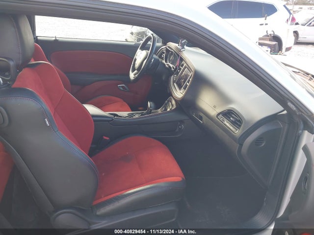 2C3CDZJG0NH122575 Dodge Challenger Gt