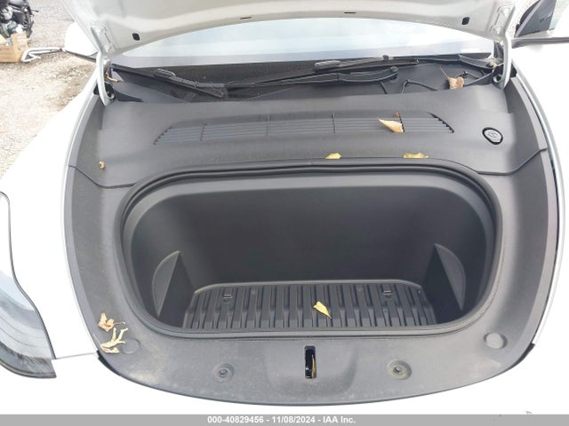 2023 TESLA MODEL Y 7SAYGDEE1PA173984 Photo 9