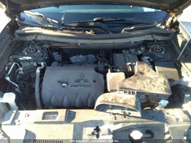 JA4AZ3A31HZ003477 Mitsubishi Outlander Se